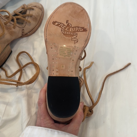 NWT  Freebird Peace lace up shoes - Picture 11 of 12